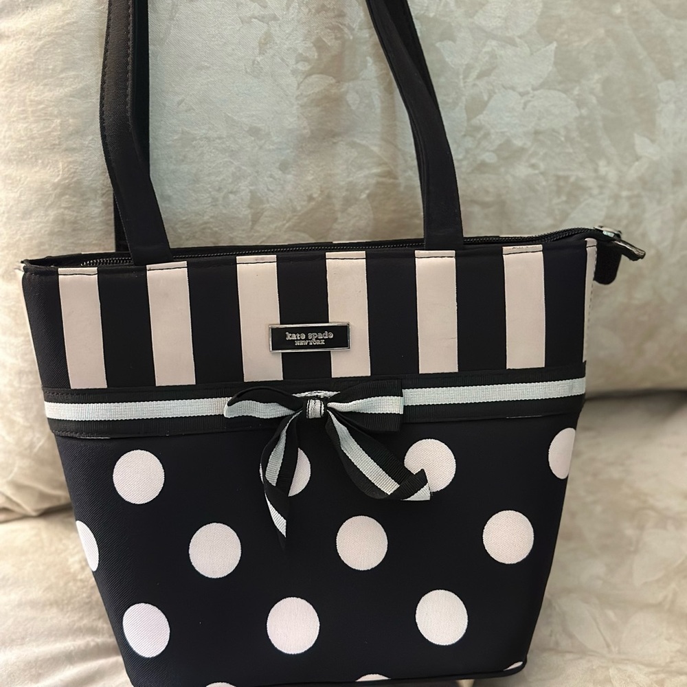 Kate Spade tote 11” wide at the top, 10 “ tall, 19” from strap to bottom
